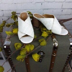 Crown Vintage Natural Embroidered Mule Cream Size 9